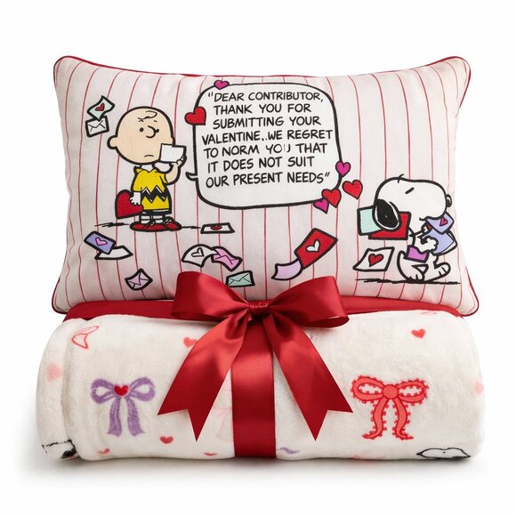 Peanuts Snoopy Valentine Cozy Gift SetPlush Throw Blanket & Decorative Pillow